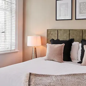  Holiday home Roslyn House United Kingdom